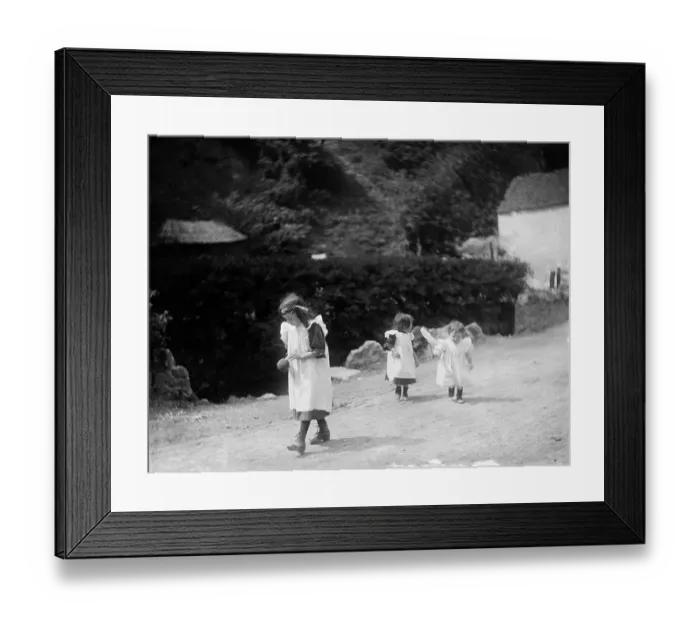 Framed Print : Edwardian childhood MCF01_02_1298 Framed Print : Edwardian childhood MCF01_02_1298