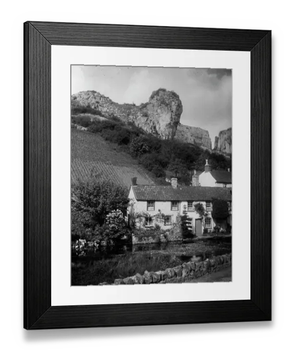Framed Print : Mark Hole Cottage MCF01_02_1305
