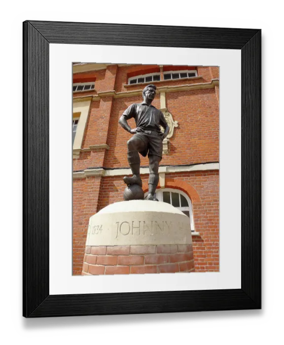 Framed Print : Johnny Haynes statue PLA01_03_1088