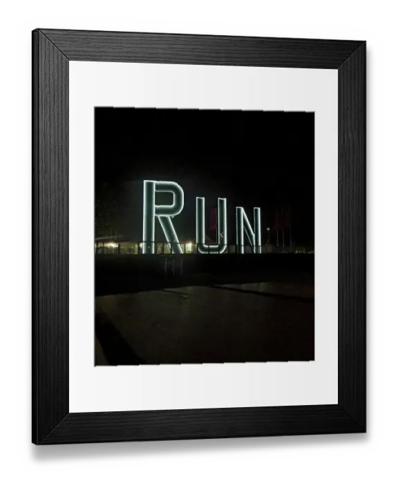 Framed Print : Run PLA01_03_1301