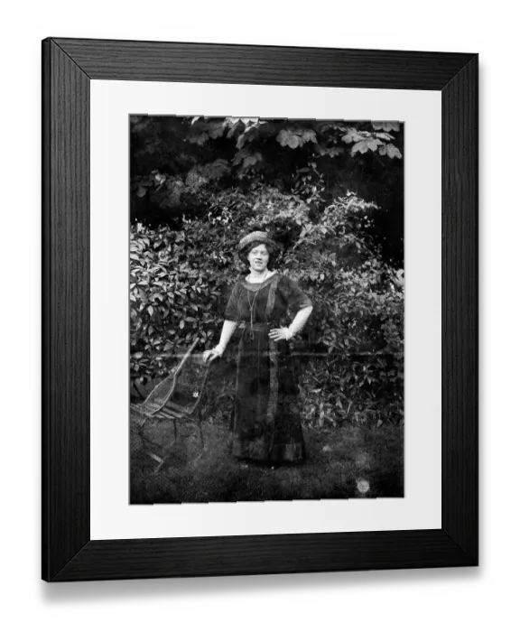 Framed Print : Tennis in the garden BB046108 Framed Print : Tennis in the garden BB046108