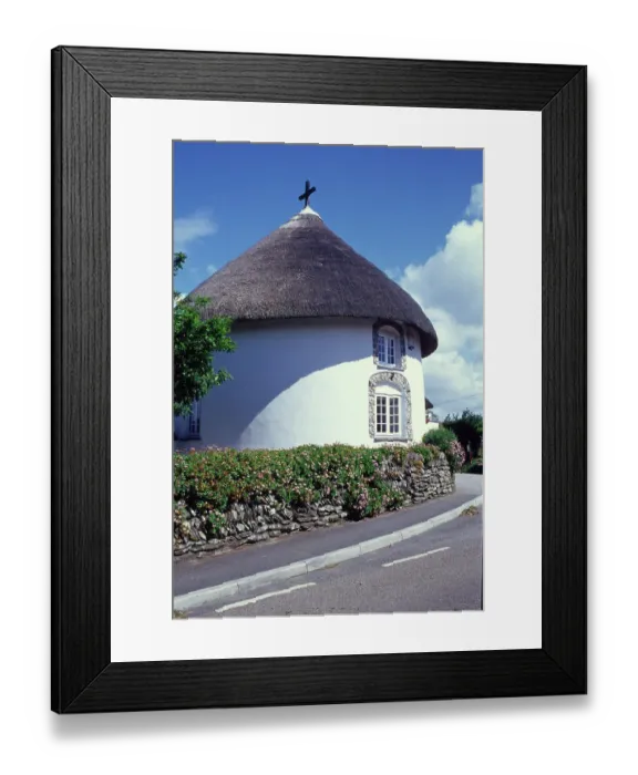 Framed Print : Right Round House EFC01_01_05_008_29114