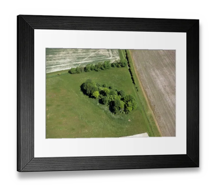 Framed Print : East Kennett Long Barrow 35076_021