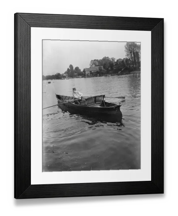 Framed Print : Rowing on the river EGP_22663_001