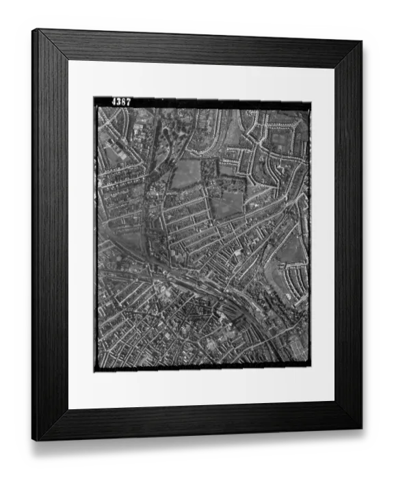 Framed Print : Luton town centre RAF_cpe_uk_1779_rs_4387