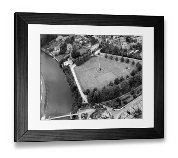 Framed Print : Castle Green EPW029952 Framed Print : Castle Green EPW029952