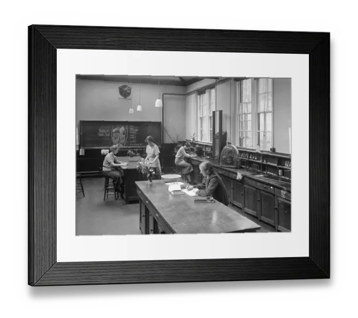 Framed Print : Training science teachers WSA01_01_E01