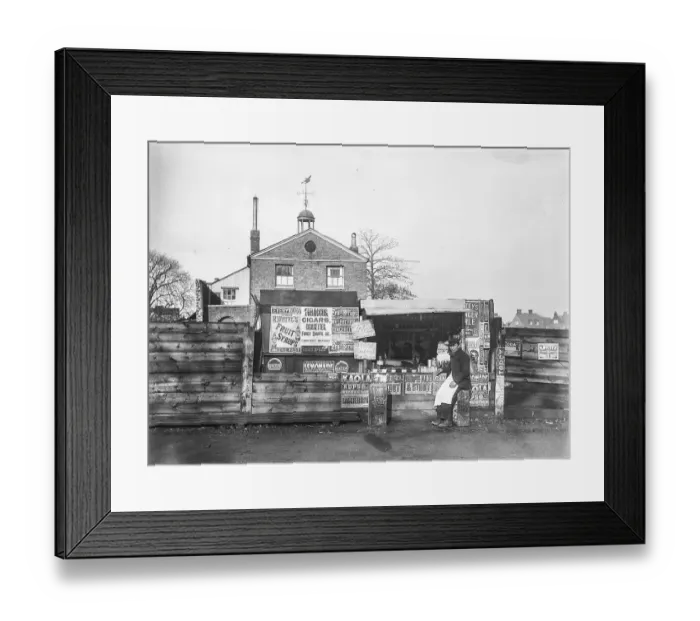 Framed Print : Kiosk OFH01_01_02_042
