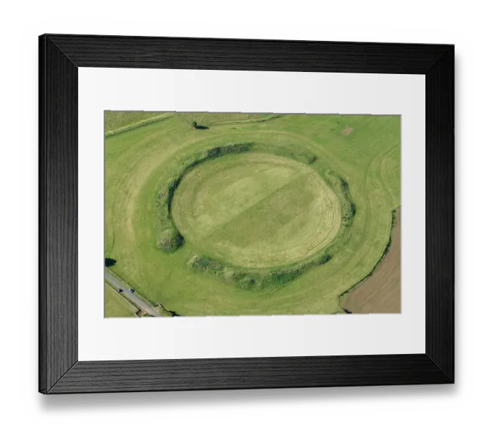 Framed Print : Thornborough Centre 35140_014 Framed Print : Thornborough Centre 35140_014