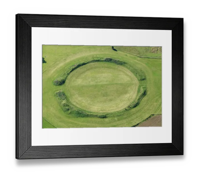 Framed Print : Thornborough Centre 35140_016 Framed Print : Thornborough Centre 35140_016