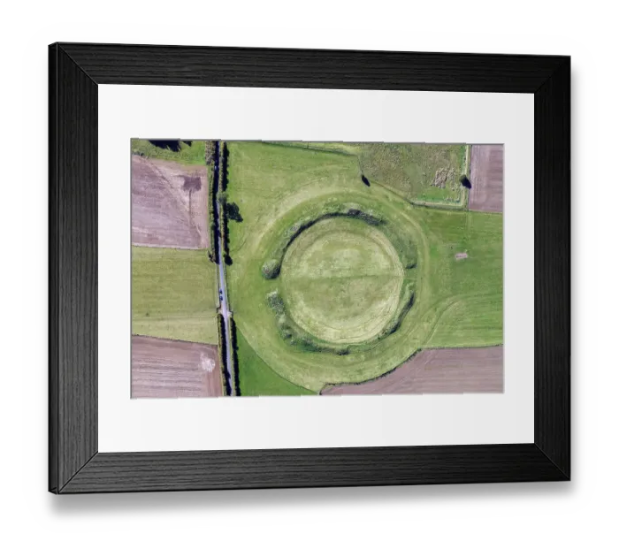 Framed Print : Thornborough Centre 35142_033