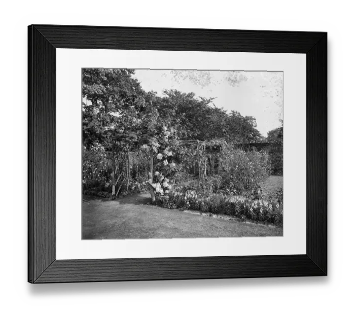 Framed Print : The flower garden at Sandycroft BL23602_004
