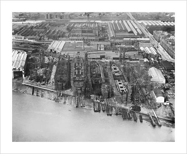 Barrow-in-Furness shipyard 1920 EPW004064