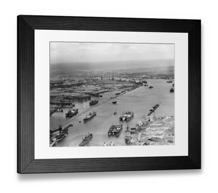 Framed Print : River Tyne 1935 EPW048817