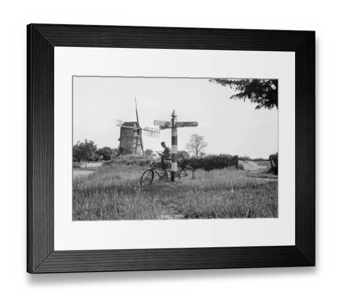 Framed Print : Mill Green, Broxted, Essex a81_00922