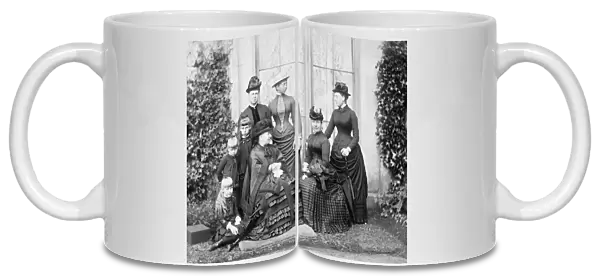 Queen Victoria and family 1884 M950877