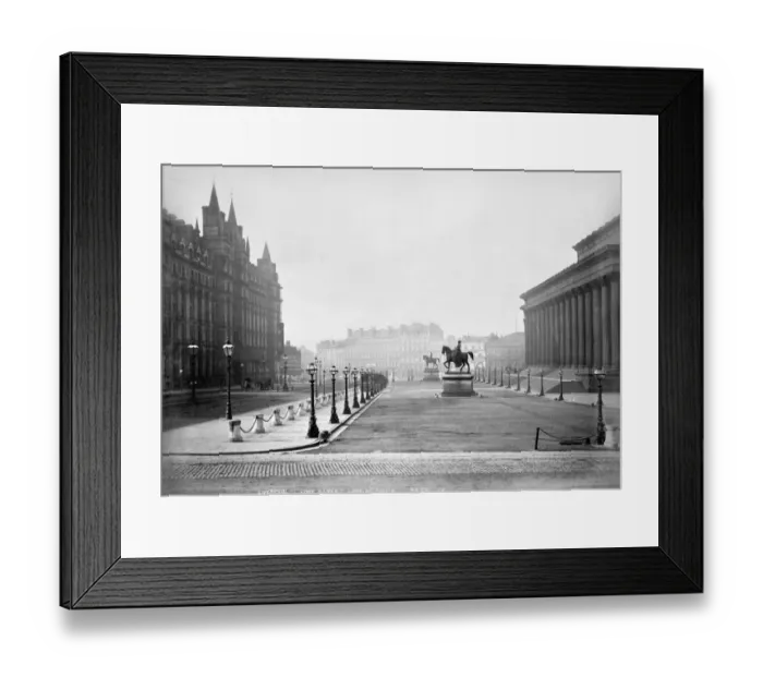 Framed Print : Equestrian statues, St. Georges Hall, Liverpool M950878