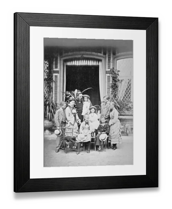 Framed Print : Crown Prince and Princess of Prussia and their family N950004