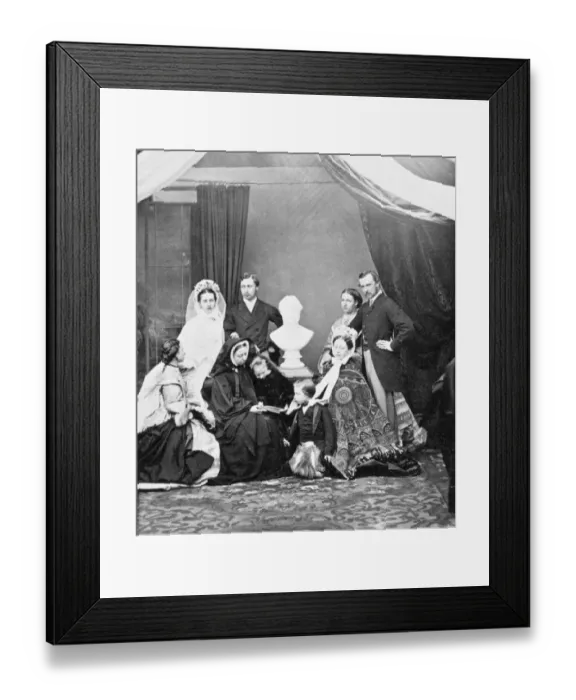 Framed Print : Queen Victoria and her family N950005