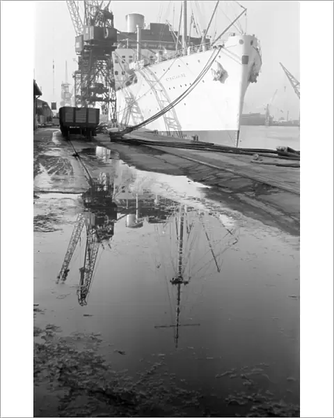 Tilbury Docks a001349