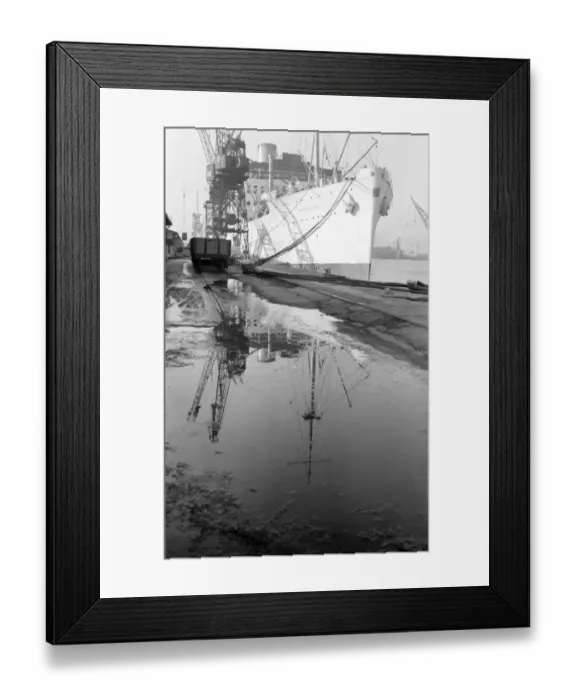 Framed Print : Tilbury Docks a001349