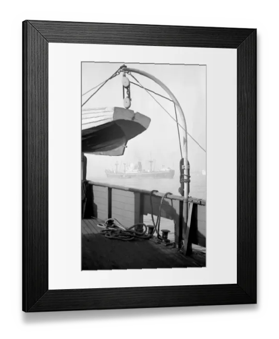 Framed Print : Passing ship, Gravesend Reach a001364
