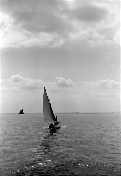 Sailing boat a002064