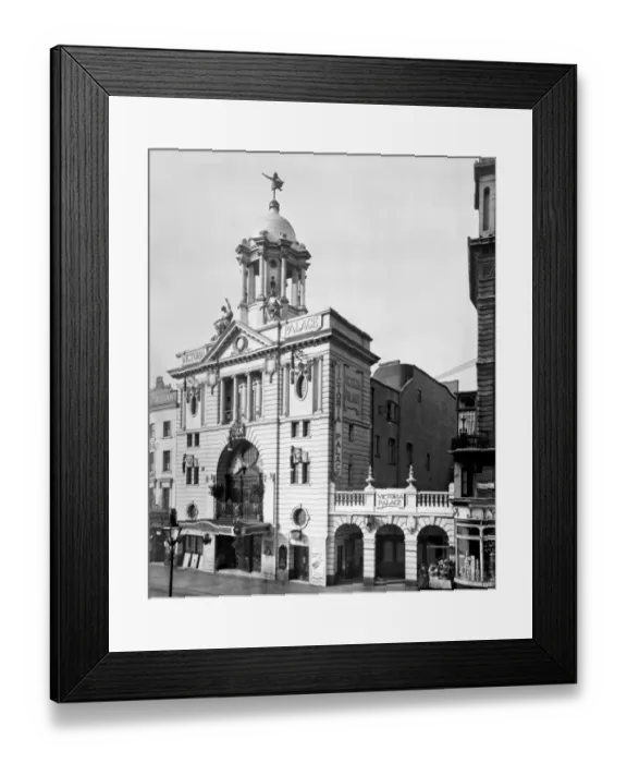 Framed Print : Victoria Palace Theatre, London BB87_01220