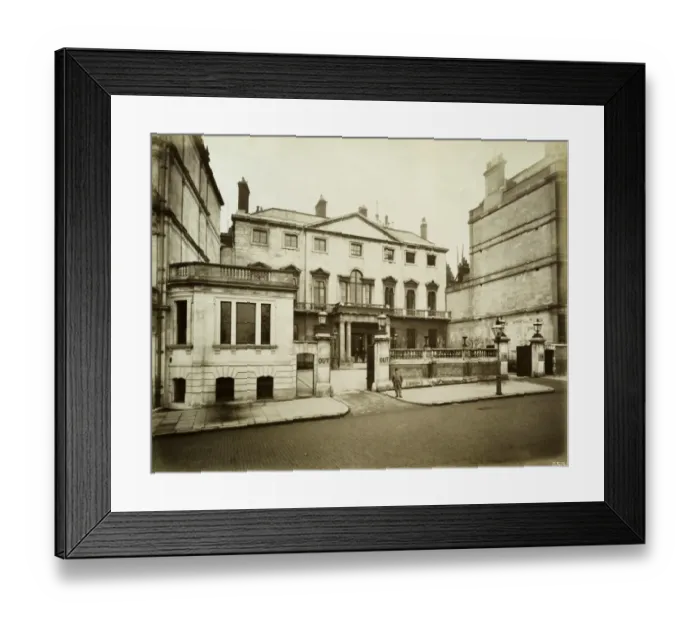 Framed Print : Naval & Military Club, 94 Piccadilly, London BL05533