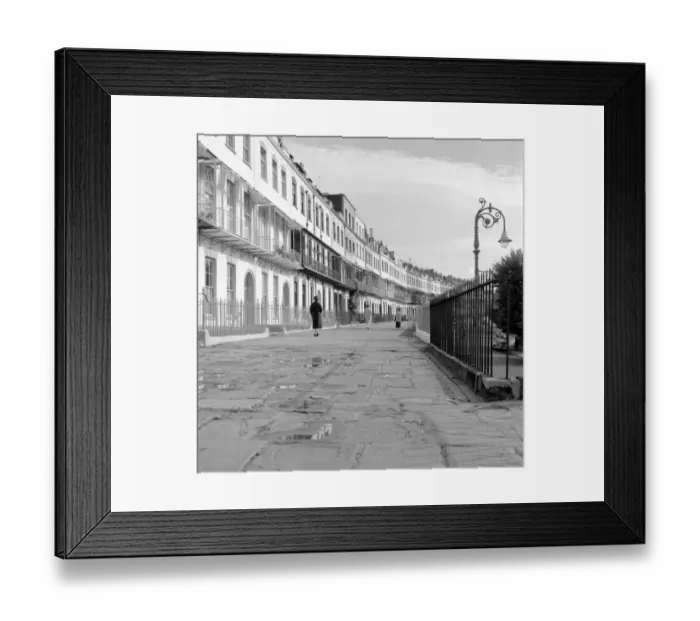 Framed Print : Royal York Crescent, Clifton, Bristol a98_04326
