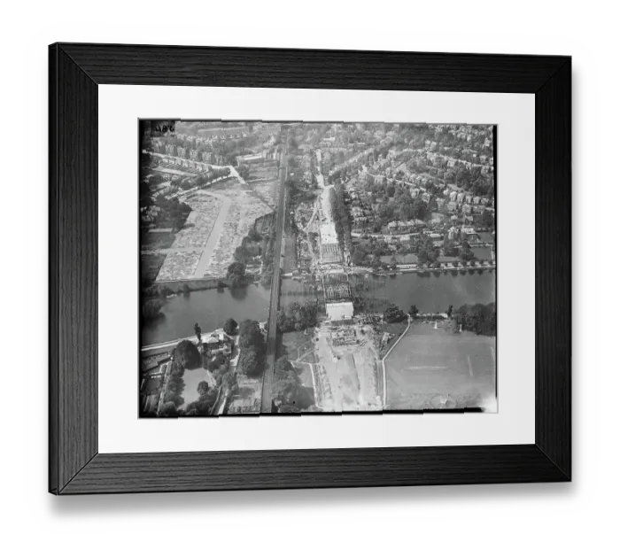 Framed Print : Twickenham Bridge app_22790_099