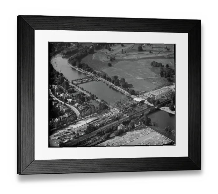 Framed Print : Twickenham Bridge under construction app_22790_039