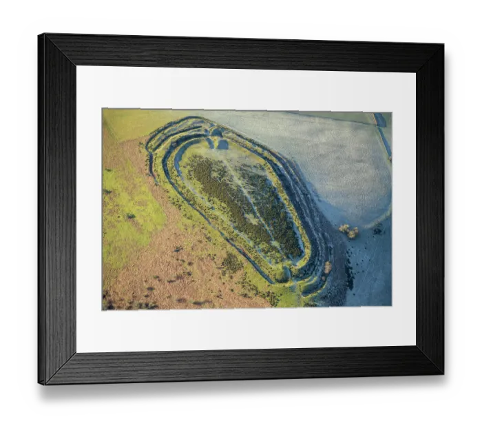 Framed Print : Caer Caradoc, Iron Age multivallate hillfort earthwork, Shropshire 35321_016
