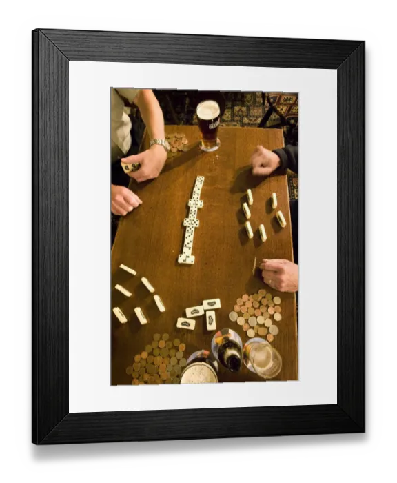 Framed Print : Dominoes DP066542