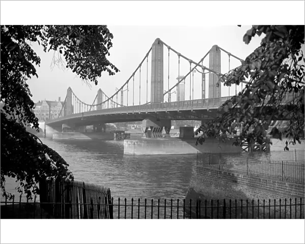 Chelsea Bridge a001289