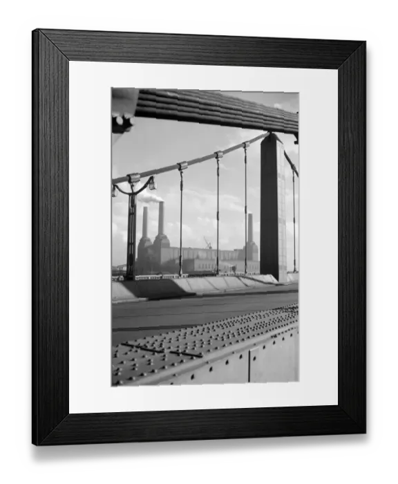 Framed Print : Battersea Power Station from Chelsea Bridge a002020