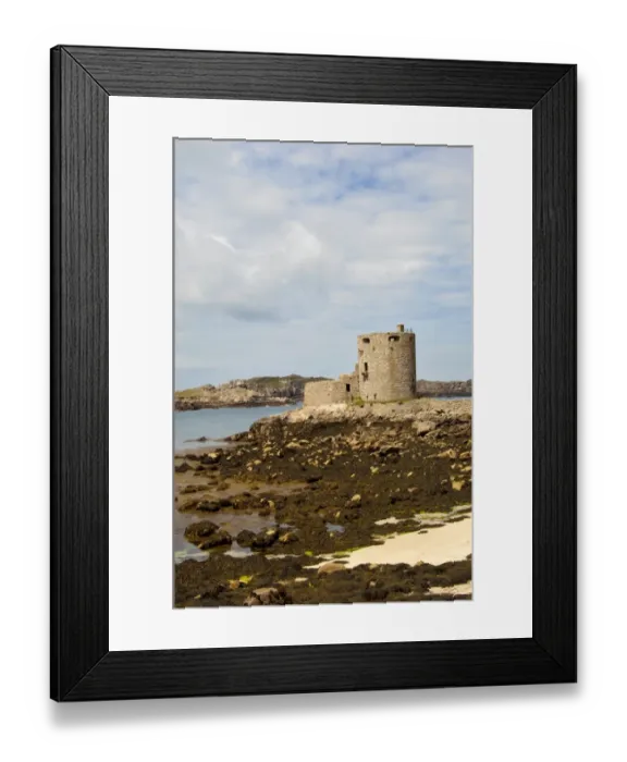 Framed Print : Cromwells Castle, Tresco, Isles of Scilly N090224