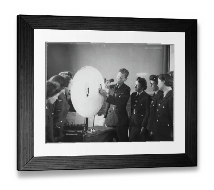 Framed Print : A group of Women's Auxiliary Air Force (WAAF) trainees observing lens experiments chp01_07_01_038 Framed Print : A group of Women's Auxiliary Air Force (WAAF) trainees observing lens experiments chp01_07_01_038