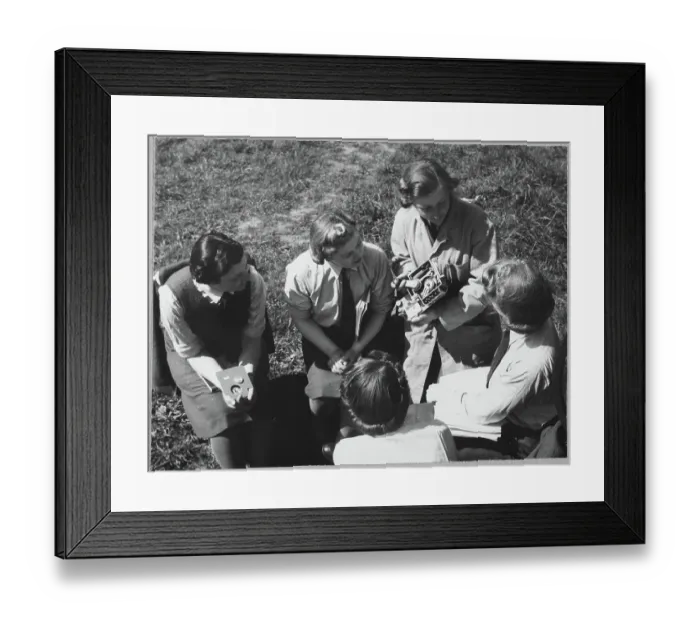 Framed Print : A group of Women's Auxiliary Air Force (WAAF) trainees learning about camera gear boxes chp01_07_01_051 Framed Print : A group of Women's Auxiliary Air Force (WAAF) trainees learning about camera gear boxes chp01_07_01_051