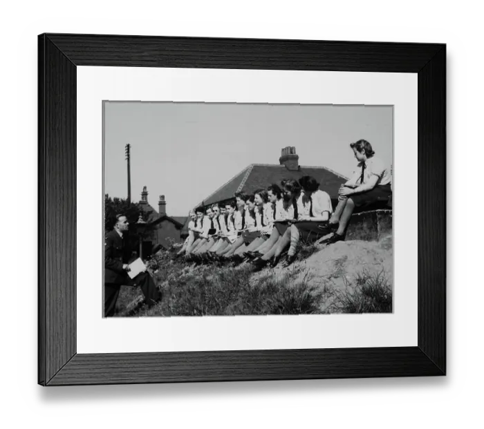 Framed Print : RAF instructor speaking to a group of WAAF trainees during an outdoor lecture chp01_07_01_072 Framed Print : RAF instructor speaking to a group of WAAF trainees during an outdoor lecture chp01_07_01_072