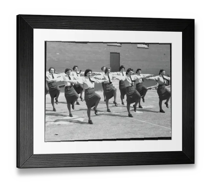 Framed Print : WAAF trainees taking part in a physical training exercise chp01_07_01_097