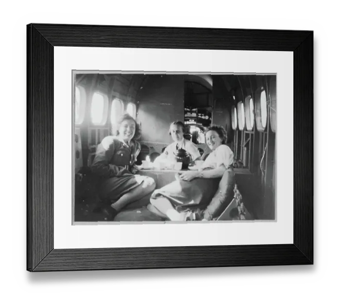 Framed Print : WAAF (Women's Auxiliary Air Force) instructors having tea aboard an RAF aeroplane chp01_07_01_101