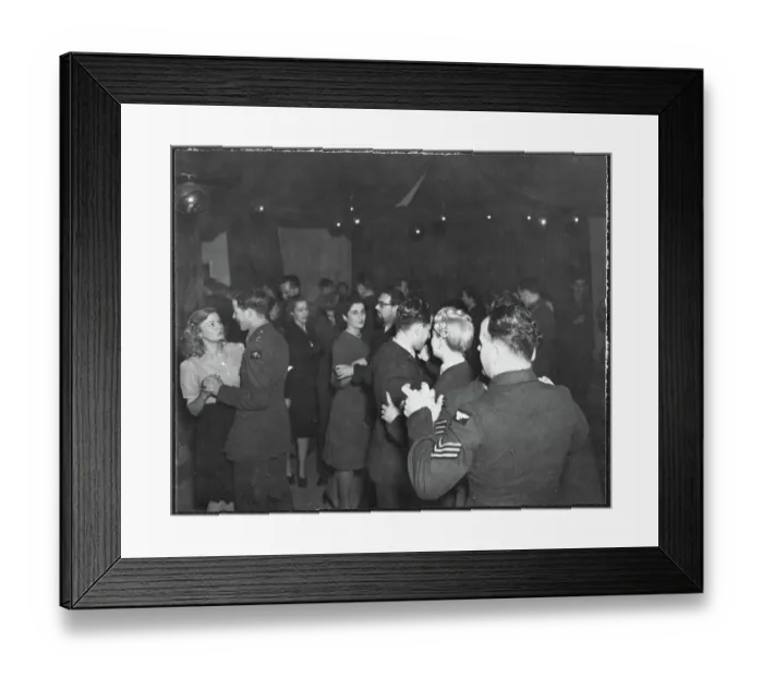 Framed Print : RAF and WAAF personnel dancing at the Sergeants Party chp01_07_01_260
