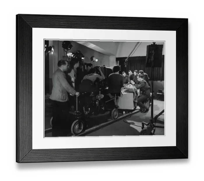 Framed Print : Publicity still from the film Night Flight produced by the RAF Film Production Unit chp01_07_02_009