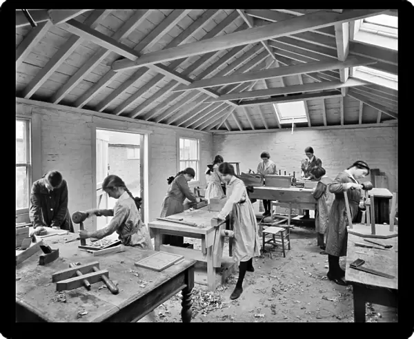 West Heath School for Young Ladies, Richmond 1923 BL26554_005