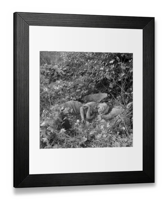 Framed Print : Sleeping angel statue, Highgate Cemetery a073906