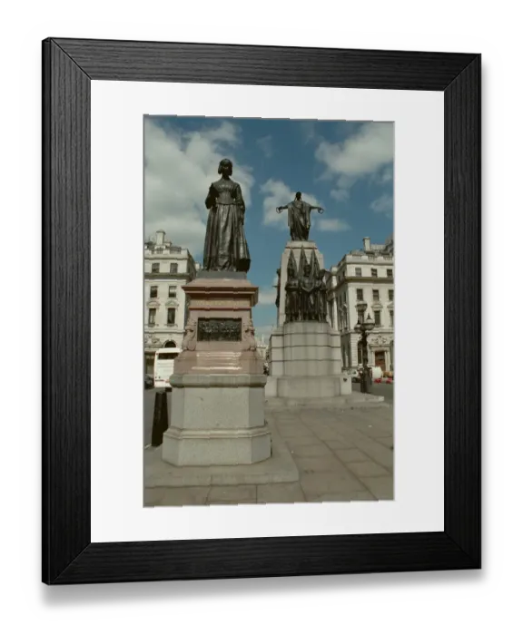 Framed Print : Memorial Statue Framed Print : Memorial Statue