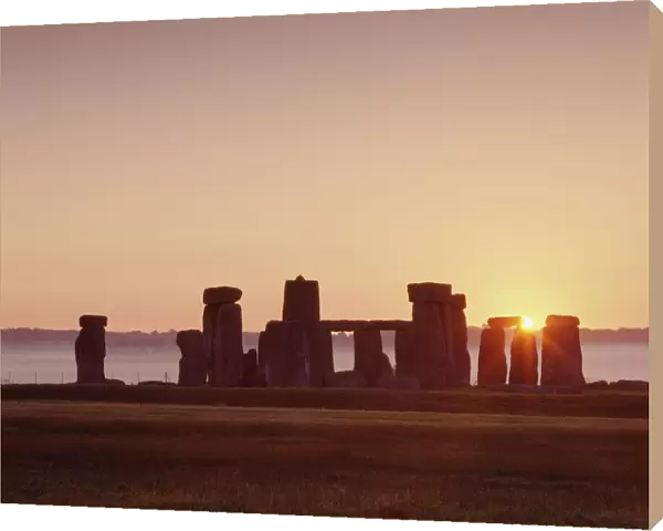 Stonehenge sunrise K040500