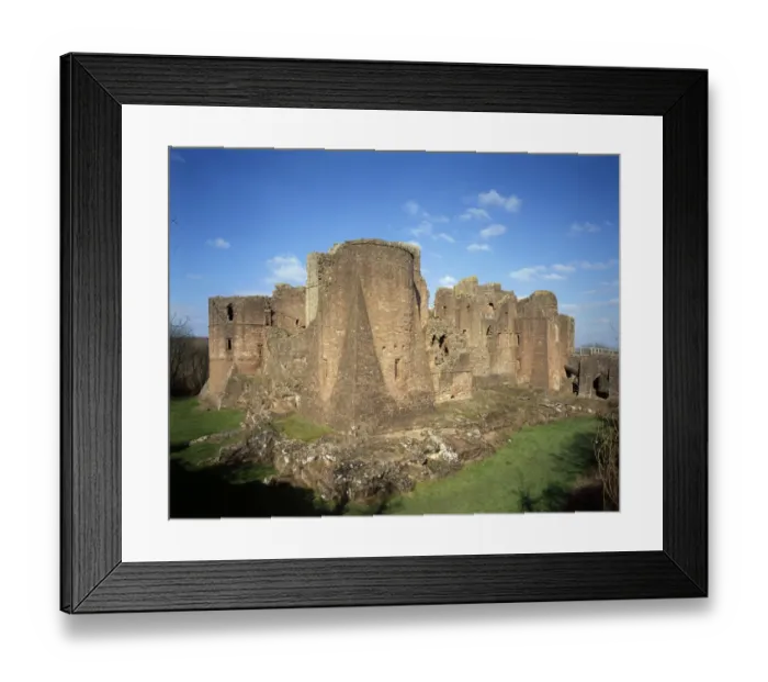 Framed Print : Goodrich Castle J060154