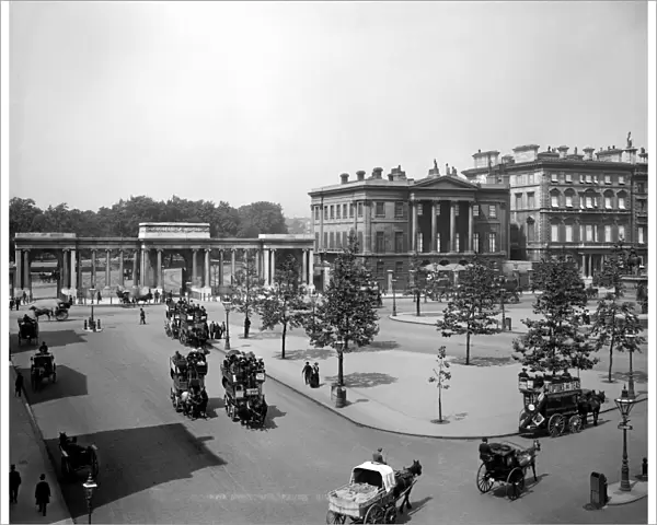 Hyde Park Corner and Apsley House DD87_00022